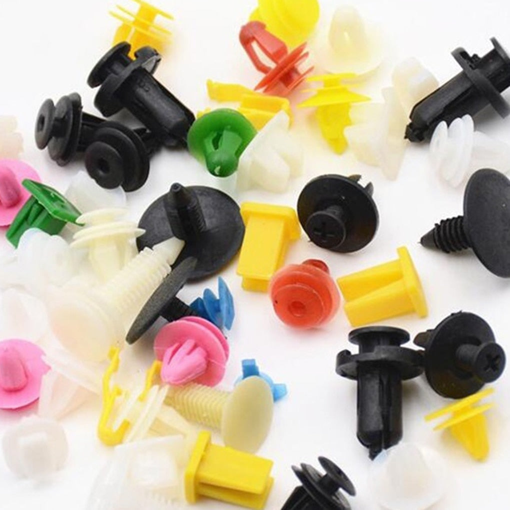 PlastikClips zur Befestigung von Verkleidungen