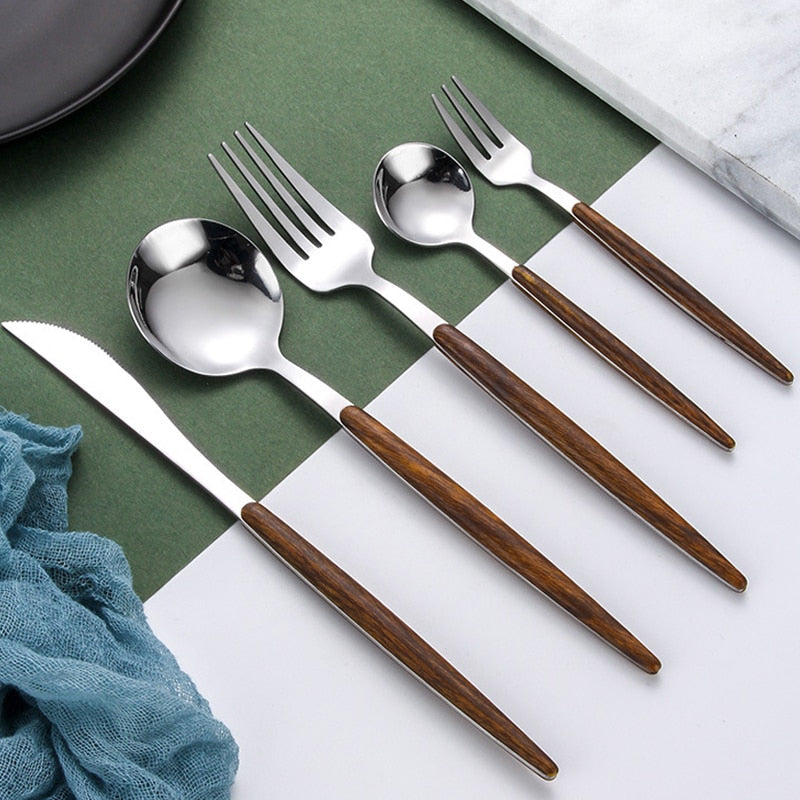 5 Teiliges BesteckSet in Gold & Silber