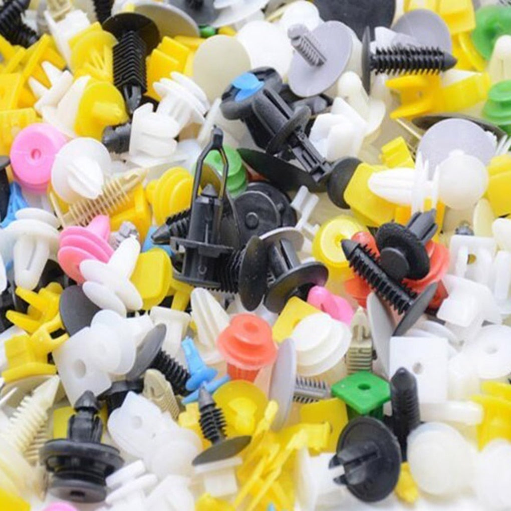 PlastikClips zur Befestigung von Verkleidungen