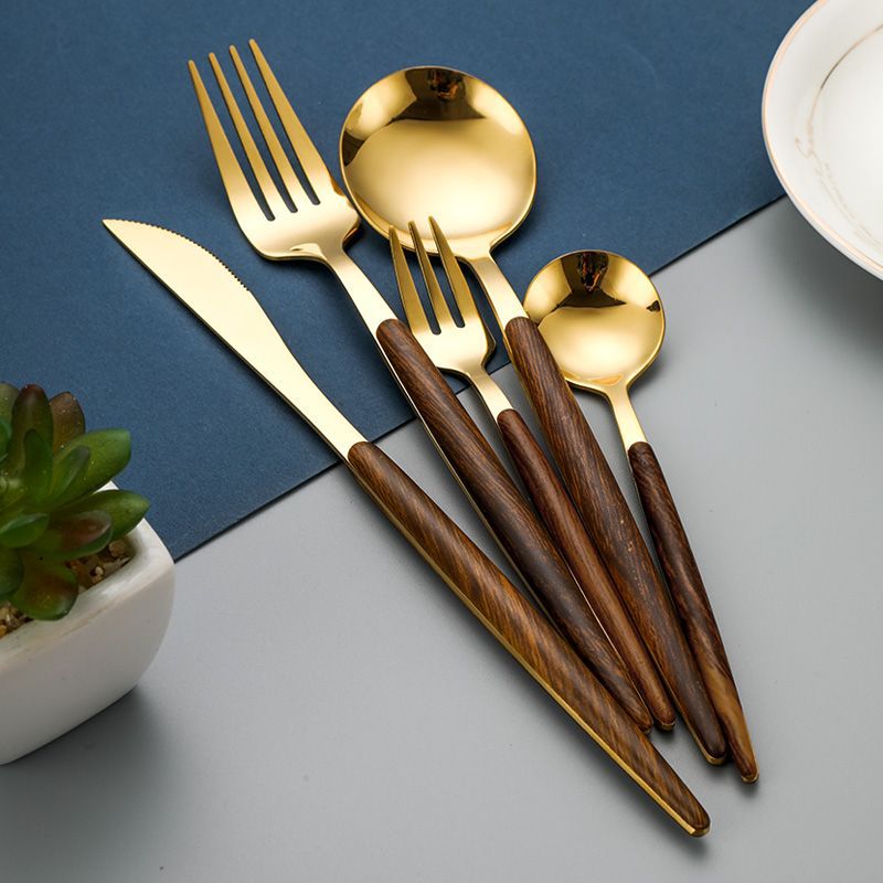5 Teiliges BesteckSet in Gold & Silber